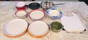lot 130 image: Big Lot of Plates, Bowls, &amp Pans - Including Crown Corning &amp Essential Home