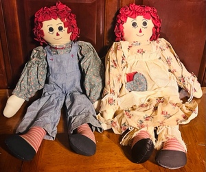 lot 163 image: Vintage Hand Crafted by Opal Conn 24 Raggedy Anne &amp Andy Dolls