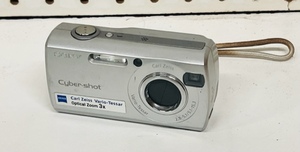 lot 208 image: Sony Cyber-Shot 4.1 Mega Pixels Digital Still Camera Model DSC-S40 WCarl Zeiss Optical Zoom 3x&nbsp