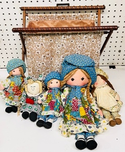 lot 249 image: Beautiful Vintage Crochet Basket Made in Russia WFive Hand-Made Dolls