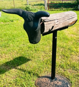 lot 12 image: San Angelo Die Casting Company Pratice Roping Bull