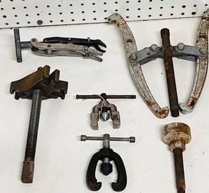 lot 90 image: Six Assorted Pullers - Including Imperial &amp K-D
