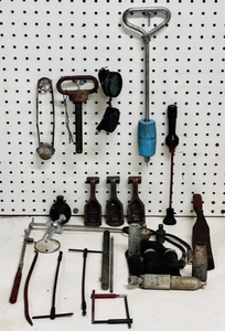 lot 93 image: Large Lot of Vintage Specialty &amp Unusual Tools