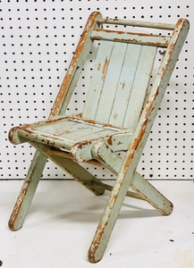 lot 129 image: Antique Wooden Childrens Folding Chair