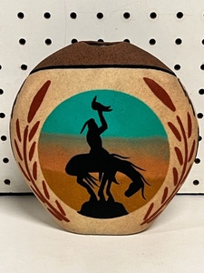 lot 128 image: Vintage End of the Trail Sand Painted Pottery by F. Yazzie