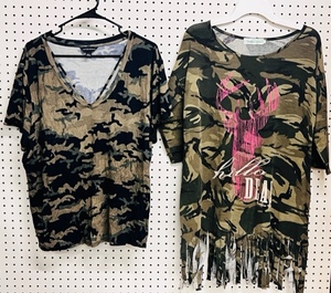 lot 136 image: Two Ladies Camo Tops by Rock &amp Republic (XL) and Southern Grace (L)