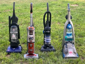lot 152 image: Dirt Devil Platinum Force, Eureka Airspeed One, Shark Rocket, &amp Bissel Power Force Helix Vacuums