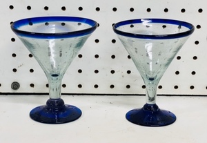 lot 179 image: Aztecas Designs Mexican Hand Blown MargaritaMartini Glass W Blue Cobalt Rim &amp Base