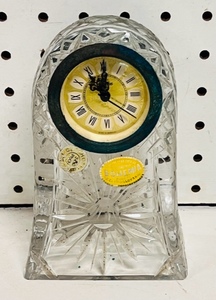 lot 178 image: Vintage Bohemia Hand Cut Lead Chrystal Clock - Made in Czechoslovakia