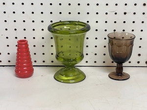 lot 191 image: Vintage Glossy Flame RedCeramic Pottery Retro MCM 4Gourd Stacked Bud Vase, Vintage Mid Century Modern Indiana Glass 6 Olive Green Footed Vase or Candle Holder