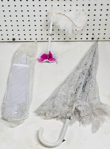 lot 222 image: Classic Treasure Masters White Silk Gloves, Antique Type White Plumed Pen, &amp Vintage Parasol&nbsp