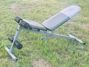 lot 226 image: Golds Gum XR 5.9 Adjustable Slant Weight Bench W Two 10lbs Bar Bells