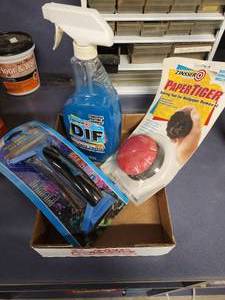 lot 275 image: Wallpaper remover supplies as shown