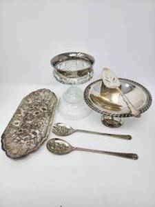 lot 10 image: Vintage Silver-Plated lots, includes  MB Tray, Sheffield England Server Set, 1881 Rogers Server, Oneida Silversmith Pedestal Tray