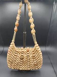 lot 74 image: Hand Made Beaded Purse