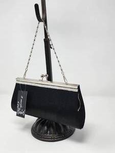 lot 76 image: After 5 Clucth