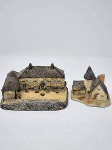 lot 73 image: Jamaica Inn by Malcolm Cooper, Hand-Made, Hand-Painted, 1987, Vintage David Winter Vicarage 1985 Collectible Cottage Hand Made in Britain