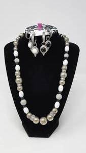 lot 105 image: Lci Vintage Necklace and Double Earrings