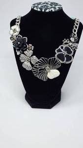 lot 112 image: Jones River Classic Collection Necklace with Dust Bag and Original Box