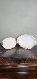 lot 116 image: 14.5 and 12 Holiday Platters as shown