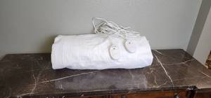 lot 160 image: Queen Dual Control Heated Mattress Pad