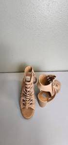 lot 177 image: Womans size 11 Sandal Shoes