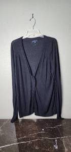 lot 199 image: Gap, Long Sleeve Sweater XL