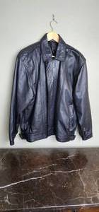 lot 224 image: Mens Leather Jacket