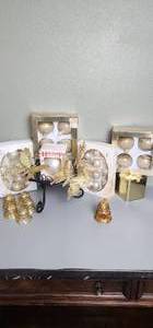 lot 236 image: Christmas Ornaments, Bells 1 Vintage Bell very unique, see pics. Gold Butterflies and Tin