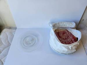 lot 42 image: Selection of 7 glass dessert plates