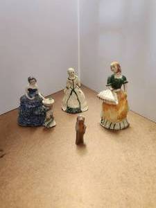 lot 15 image: Selection of vintage ceramic figures