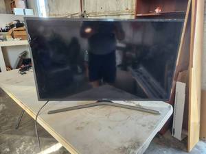 lot 192 image: Samsung 40 tv - no remote