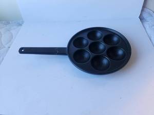 lot 116 image: Egg pan