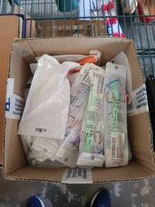 lot 144 image: Selection of USB LED lights and fans