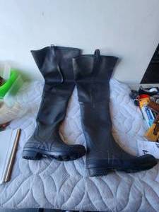 lot 166 image: Pair of Magellan Outdoor wading boots - size 10