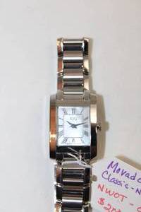 lot 77 image: ESQ By Movado Museum Classic watch. Model ES.09.3.14.5620 Swiss made. Silver polished and matte link band.