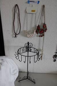 lot 158 image: Fashion Jewelry and Wire Necklace Holder