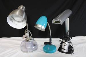 lot 187 image: (3) Flexible Desk Lamps