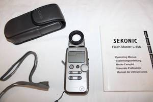 lot 13 image: Sekonic Flash Master L-358 Light Meter
