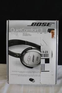 lot 217 image: Bose QuietComfort 3 Noise Cancelling Headphones NIB