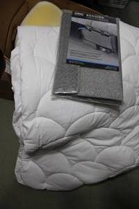 lot 237 image: Bedside Organizer, White Comforter and 4 Queen Foam Topper