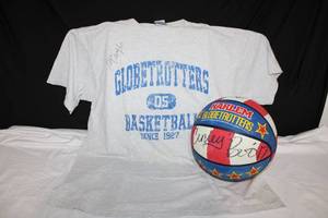 lot 303 image: Harlem Globetrotters Basketball with signatures and signed T-shirt