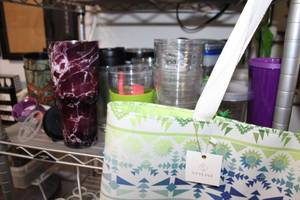 lot 257 image: Styline Canvas bag with tag, Reusable cups and mugs