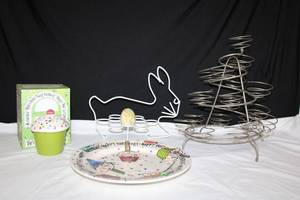 lot 258 image: Wire Rabbit egg holder, Birthday plate, Ceramic Cupcake and wire tree