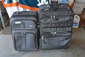 lot 334 image: Rolling Luggage Samsonite and Pathfinder Soft Cases