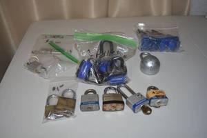 lot 271 image: Padlocks