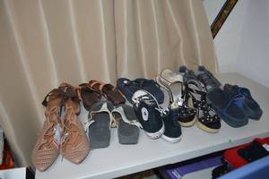 lot 324 image: Womens Shoes - Sandals, Flats, Tennis Shoes - Size 9