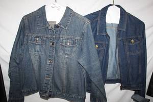 lot 364 image: Womens Clothes (2) Denim Jean Jackets - Sonoma Size L and Highway Jeans Size XL