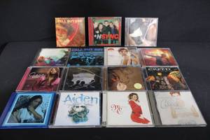 lot 385 image: CDs, see pictures