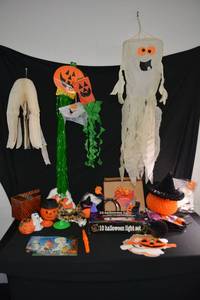 lot 328 image: Halloween Decorations